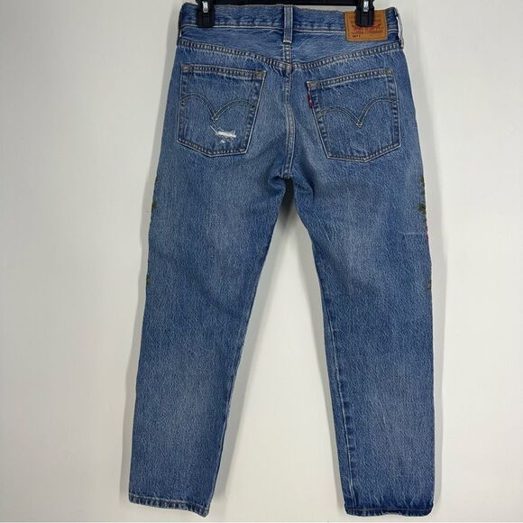 LEVI’S 501 Women’s Rose Flower Embroidered Blue Distressed Denim Jeans Sz 25 - Picture 5 of 10